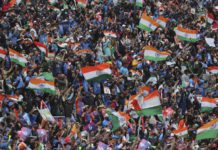 India settles questions over sporting ties with Pakistan, lays down policy Fans at a cricket match between India and Pakistan (file pic)