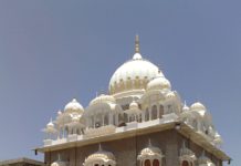 555 Sikhs to visit Pak
