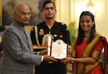 Prez confers Lalit Kala Akademi awards