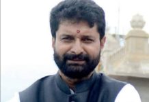 Karnataka Minister tests corona positive