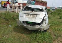 Gangster dead as UP Police car overturns