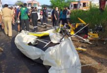 Glider crash kills 2 Navy officers in Kochi