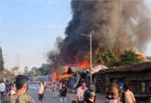Kolkata: Massive fire in slum area Kolkata: Massive fire in slum area
