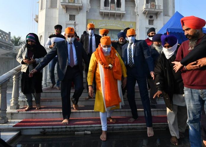 PM Modi visits Gurudwara Rakabganj