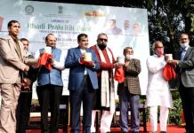 Gadkari launches Khadi Prakritik Paint Khadi Prakritik Paint