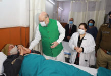 Amit Shah meets injured Delhi cops amit shah
