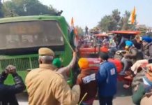 Farmers clash with police, enter Delhi