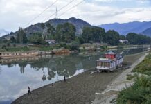 La Niña looms over Kashmir : Receding water level in rivers adds to challenges