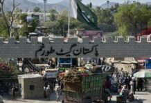 Pakistan closes crucial trade route with Afghanistan, hurts its economy