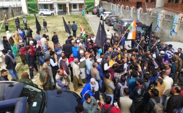 Congress Workers Stage Protest at MA Road Party Office Over India–US Deal