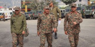 Army Chief of Northern Command Inspects Troops in Kishtwar