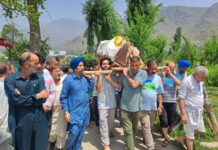 Hundreds Join Last Rites of Kashmiri Pandit Woman in Tral, Reflecting Communal Harmony