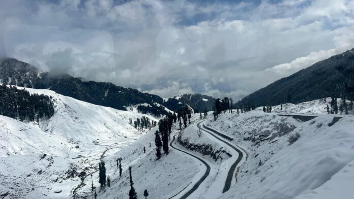 Fresh Snowfall In J&K Transforms Bhalesa in Doda Into a Winter Wonderland