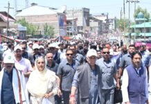 LG Manoj Sinha Joins Padyatra in Anantnag, Calls for Whole-of-Society Fight Against Drugs