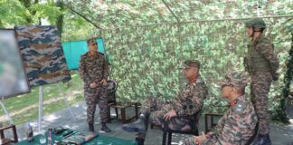 Army Reviews Security, Operational Preparedness Along LoC in Poonch