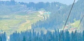 Gulmarg Gondola Shut for 2 Days After Technical Snag; All Tourists Rescued Safely