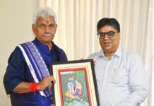 LG Sinha Congratulates Surgeon on Completing 100 Joint Replacement Surgeries Under SEHAT Scheme