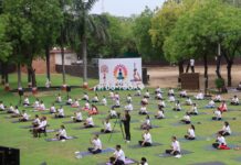 Army’s oldest Signals veteran joins troops for Yoga Day celebrations in Delhi
