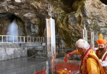 LG Performs ‘Pratham Puja’ at Amarnath Cave, Invites Devotees for Annual Yatra