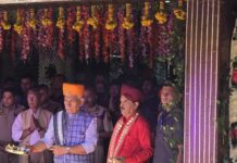 LG Manoj Sinha Offers Prayers at Kheer Bhawani Shrine on Jyeshtha Ashtami