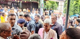Amarnath Yatra: LG Sinha Takes Stock of Facilities, Healthcare at Chandanwari