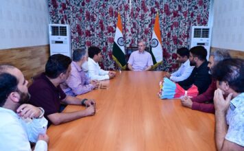 J&K CM Omar Abdullah Assures Tourism Stakeholders of Support