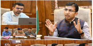 Div Com Kashmir Reviews Flood Preparedness in Kulgam, Directs High Alert Amid Inclement Weather