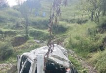 Six Injured as Eeco Car Falls Into Ditch in J&K’s Rajouri