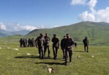 Army Commander Reviews Security Situation, Operational Preparedness in South Kashmir