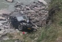 Five killed, eight injured as vehicle plunges into gorge in J&K’s Karnah