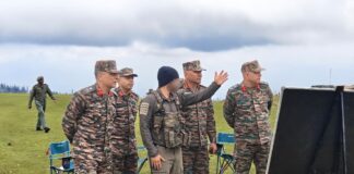 Army Commander Reviews Security Situation, Operational Preparedness in South Kashmir