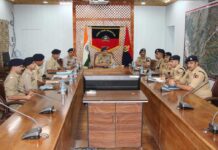 IGP Kashmir Reviews Anti-Terror Operations, Law and Order in Kulgam, Shopian