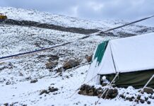 Kabul Gali Receives First Snowfall of Season in North Kashmir