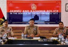IGP Kashmir Reviews Srinagar Security Grid, Traffic Management