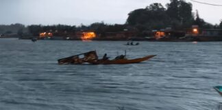 Gusty Winds, Rain Leave Shikara Stranded in Dal Lake; Tourists Rescued