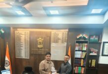 Rajeev Khajuria congratulates Vikas Kundal on assuming charge as Jammu Div Com