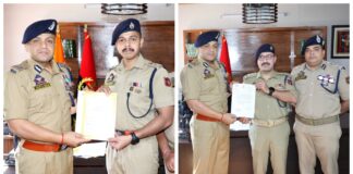 IGP Kashmir Sujit Kumar Felicitates Budgam Police for Busting Fake Job Racket